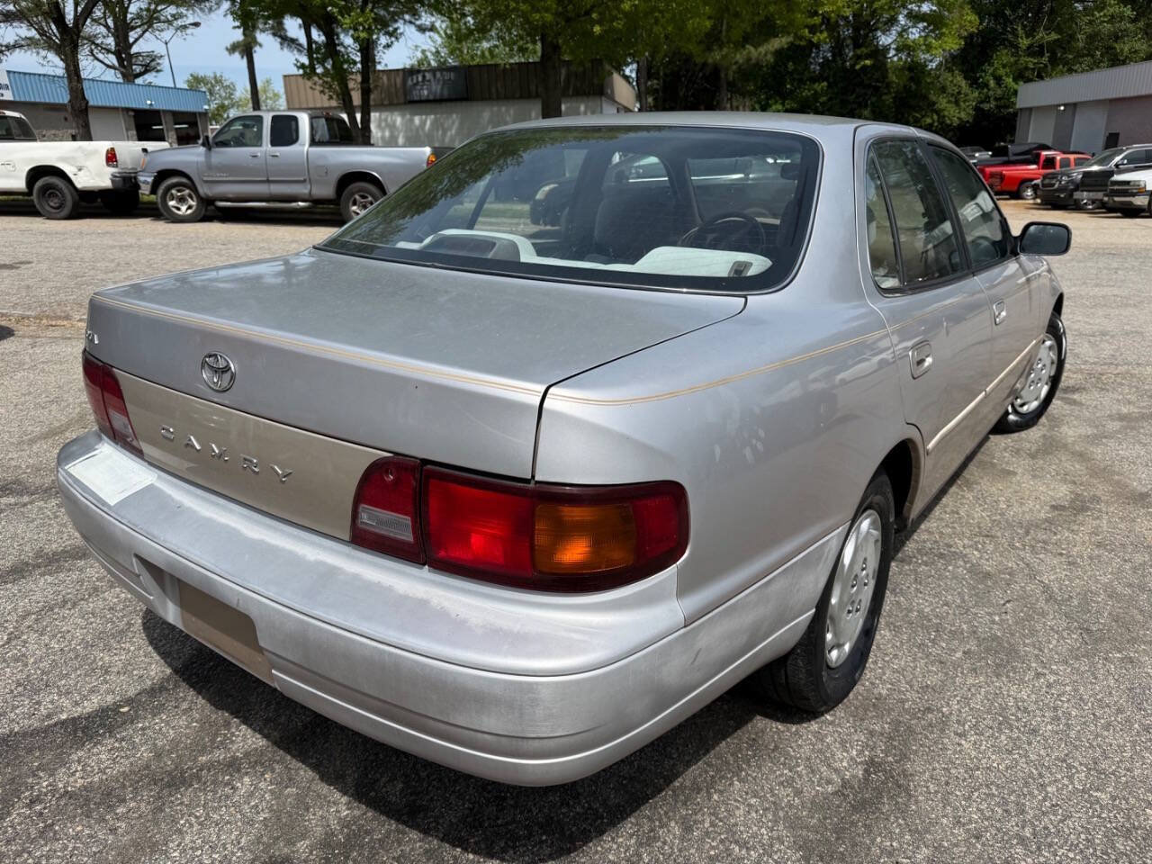 Used 1996 Toyota Camry LE FWD image 5