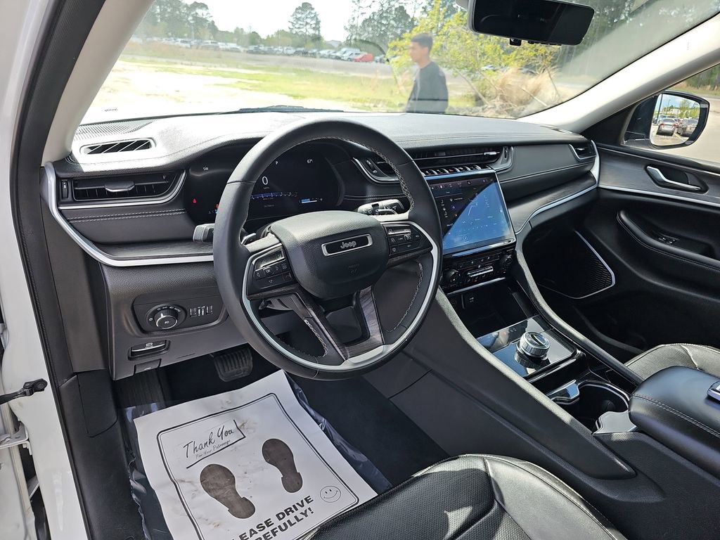 Used 2023 Jeep Grand Cherokee L Limited w/ Luxury Tech Group II image 21