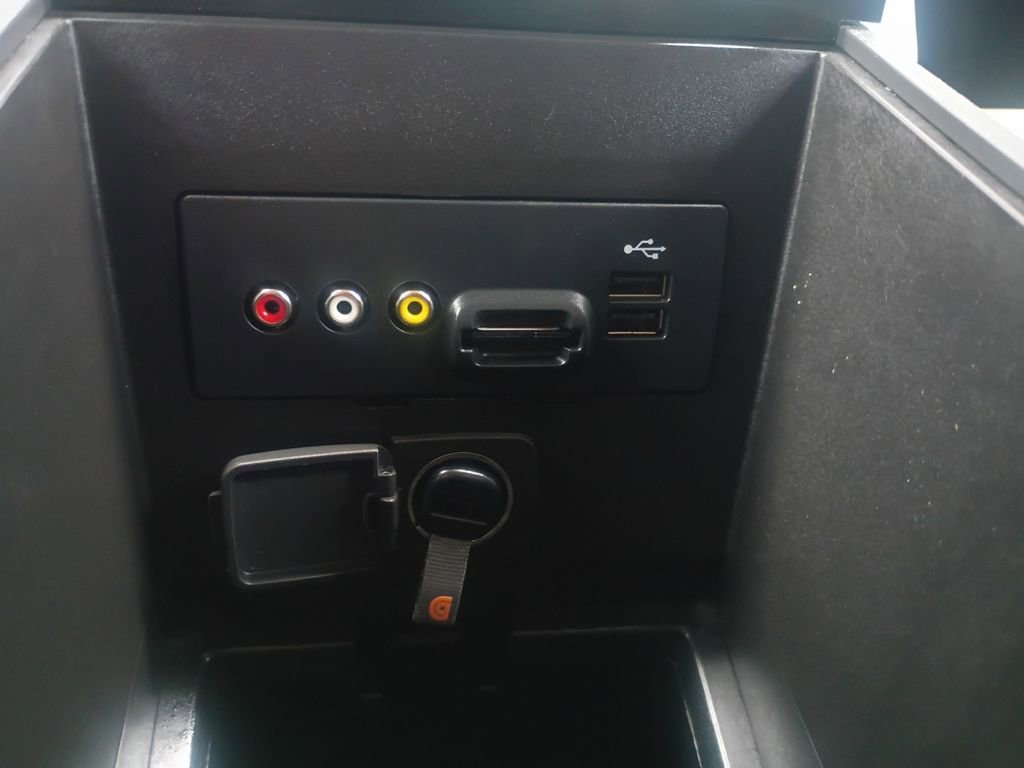 Used 2013 Ford Edge Sport w/ Driver Entry Pkg image 6