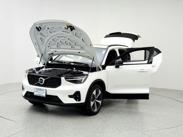 New 2026 Volvo XC40 B5 Plus w/ Protection Package Premier image 9