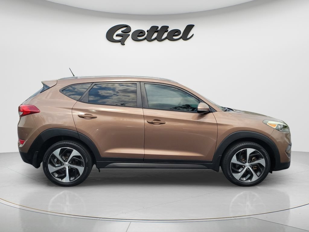 Used 2016 Hyundai Tucson Sport FWD image 4