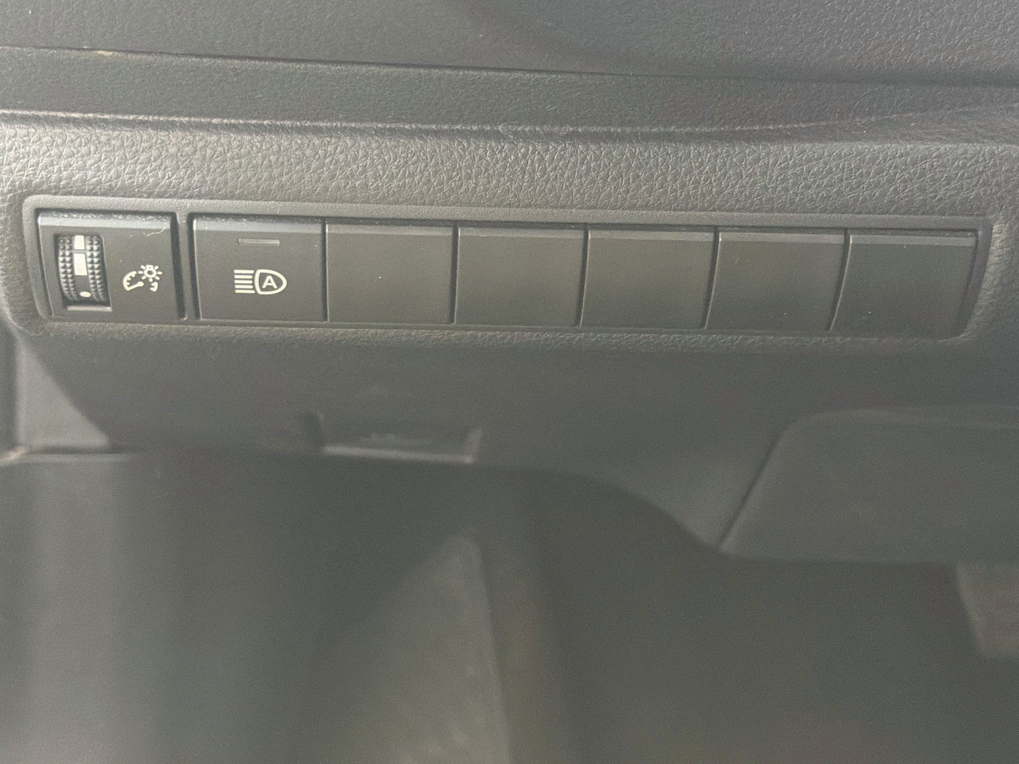 Used 2025 Toyota Corolla LE FWD image 16