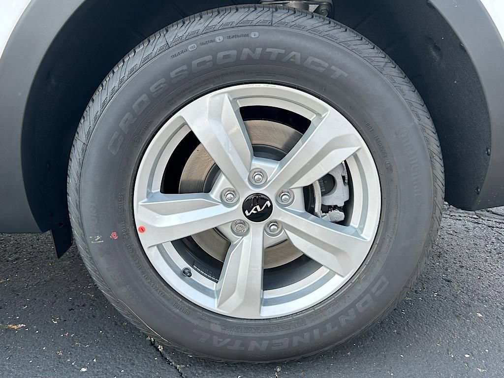 New 2025 Kia Sorento LX image 24