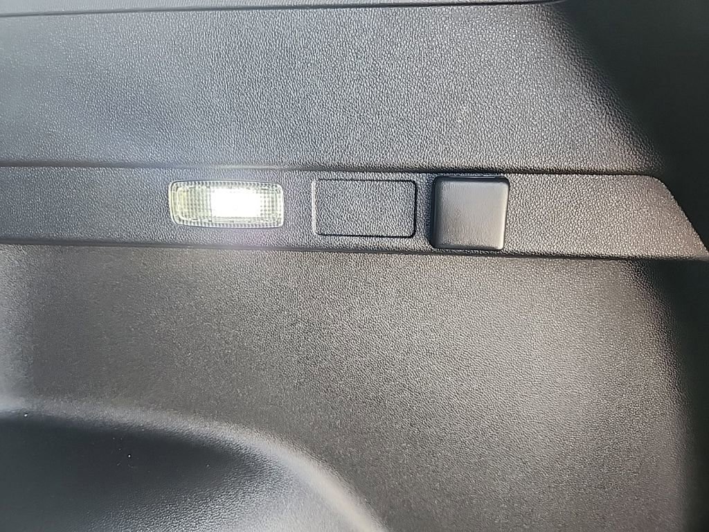 Certified 2025 Chevrolet Equinox ACTIV w/ Convenience Package III AWD/4WD image 40