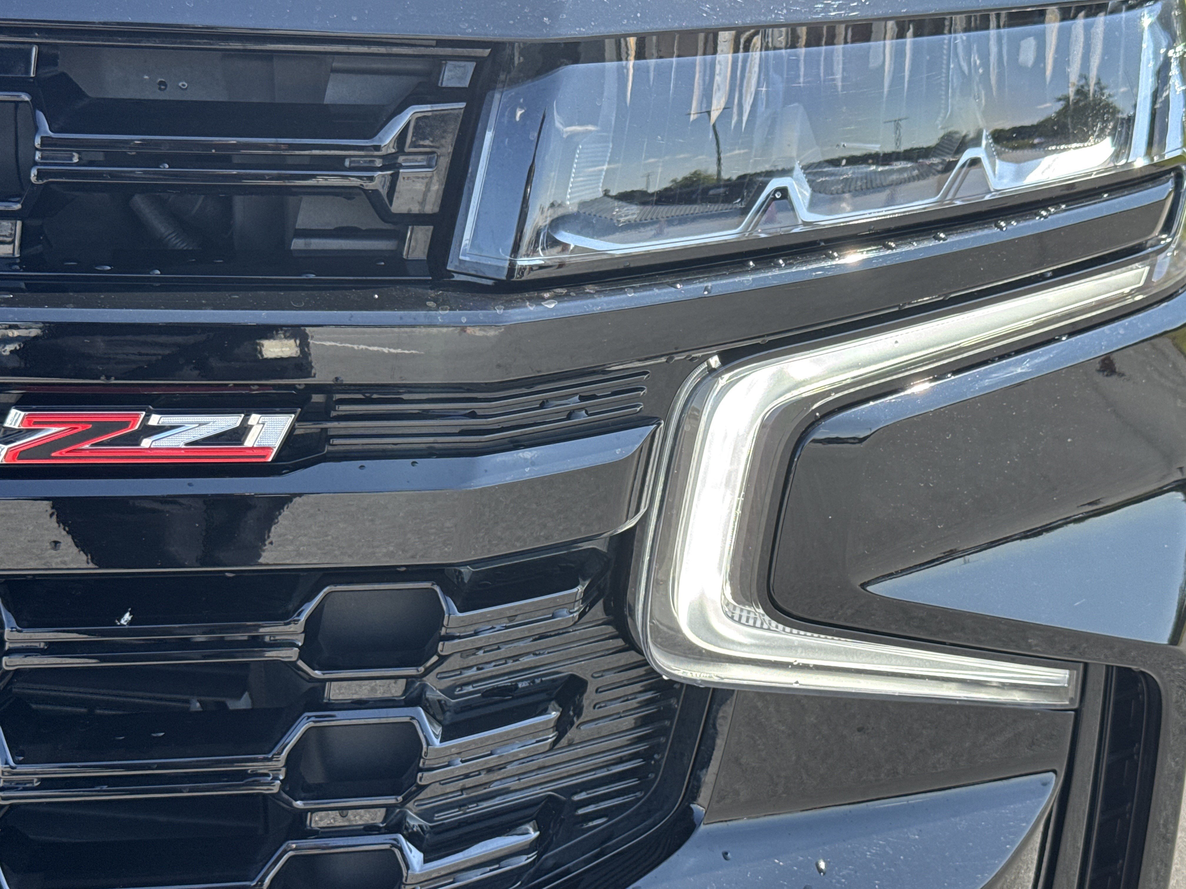 Used 2024 Chevrolet Tahoe Z71 w/ Luxury Package AWD/4WD image 5