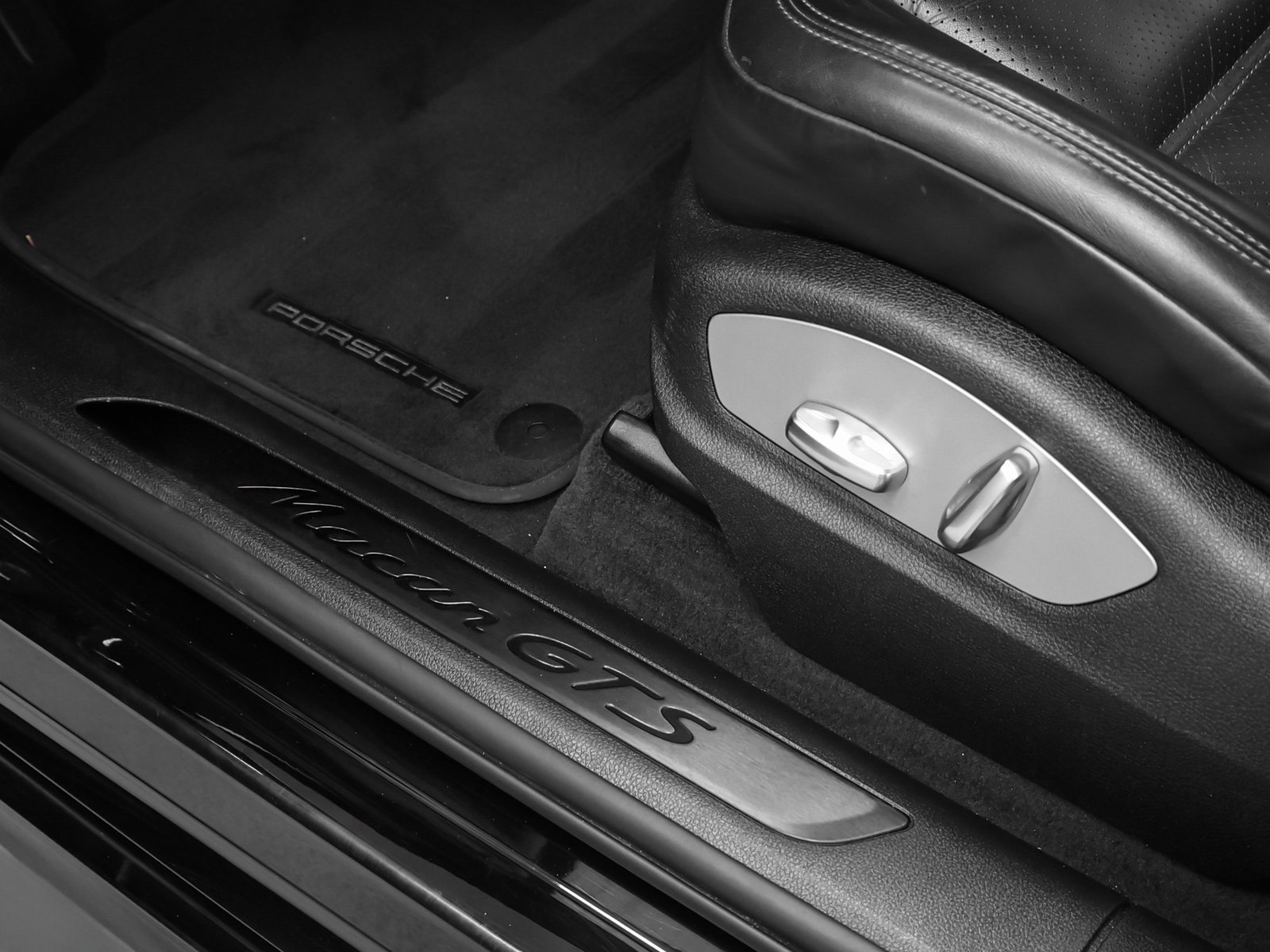 Used 2021 Porsche Macan GTS image 33