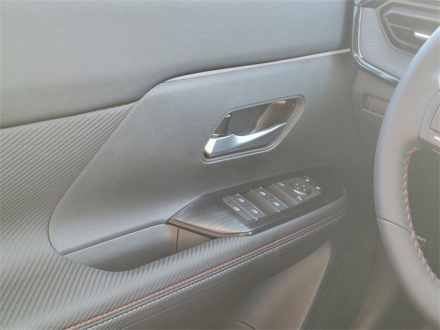 New 2026 Nissan Kicks SR w/ Cold Weather Package image 31