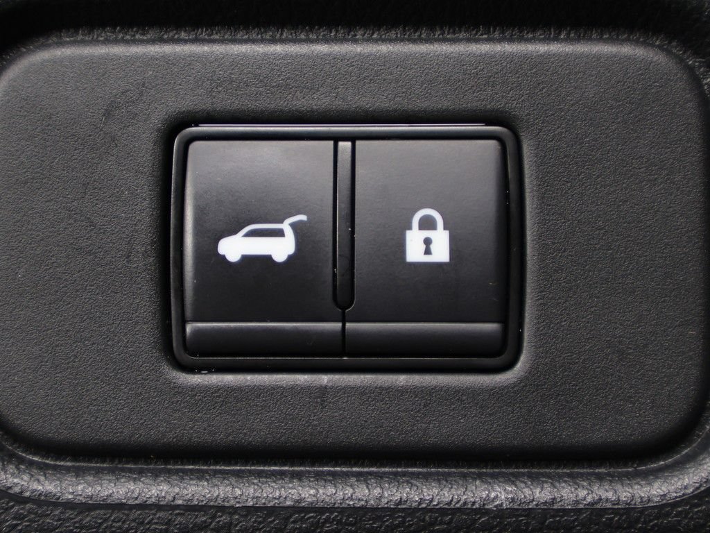 Used 2024 Nissan Pathfinder Platinum w/ Lighting Package (N93) AWD/4WD image 18