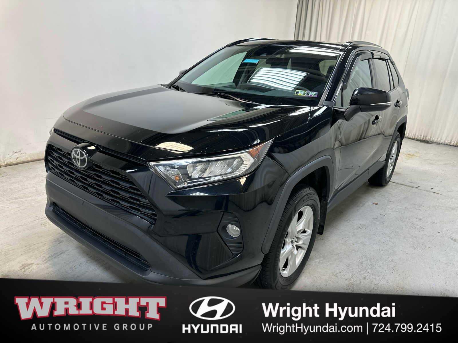 Used 2019 Toyota RAV4 XLE image 3