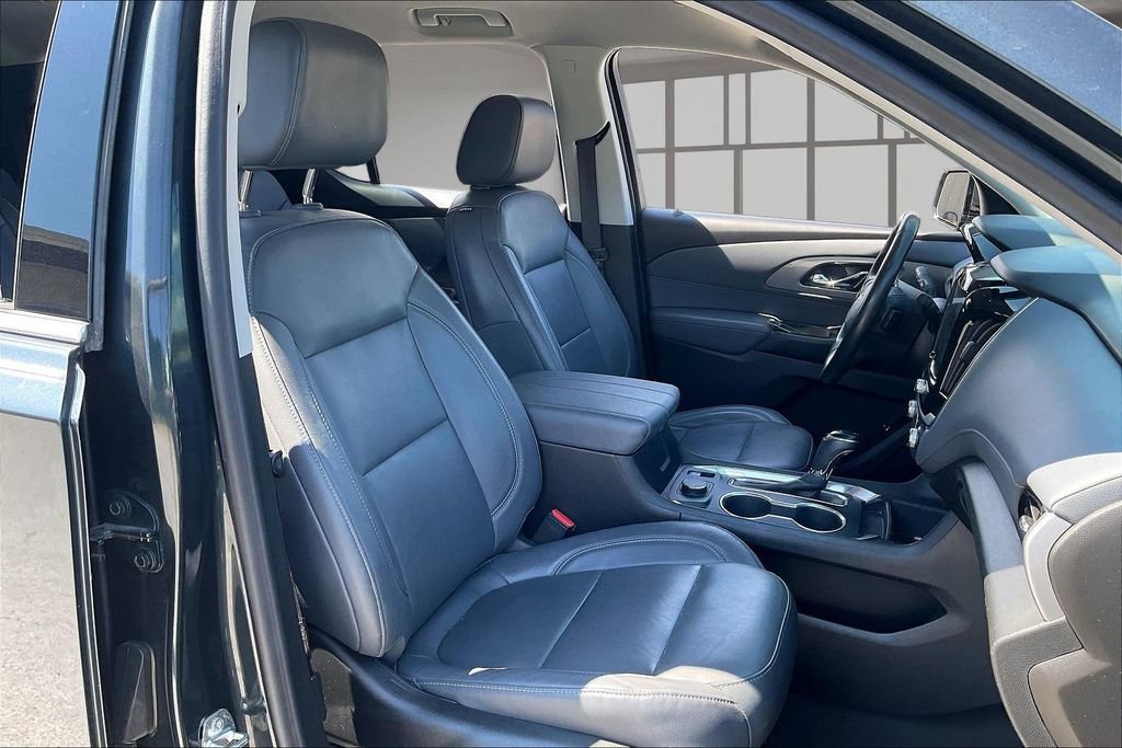 Used 2020 Chevrolet Traverse LT w/ Driver Confidence II Package FWD image 26