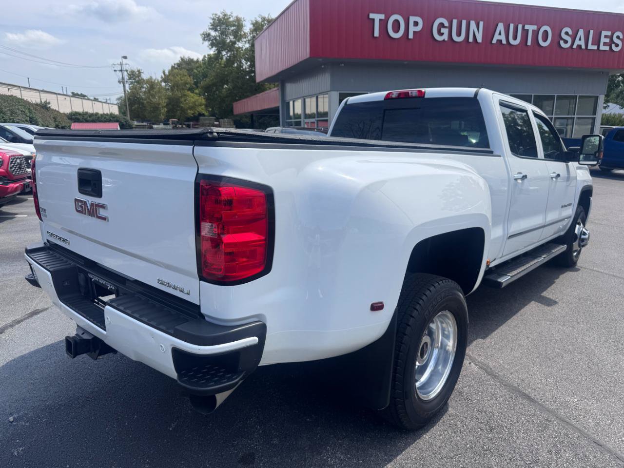 Used 2016 GMC Sierra 3500 Denali w/ Duramax Plus Package AWD/4WD image 3