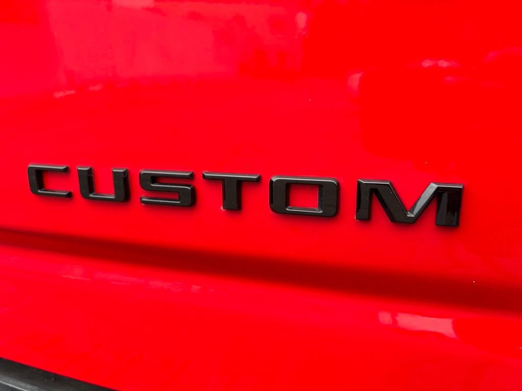 Used 2022 Chevrolet Silverado 2500 Custom w/ Custom Value Package AWD/4WD image 13