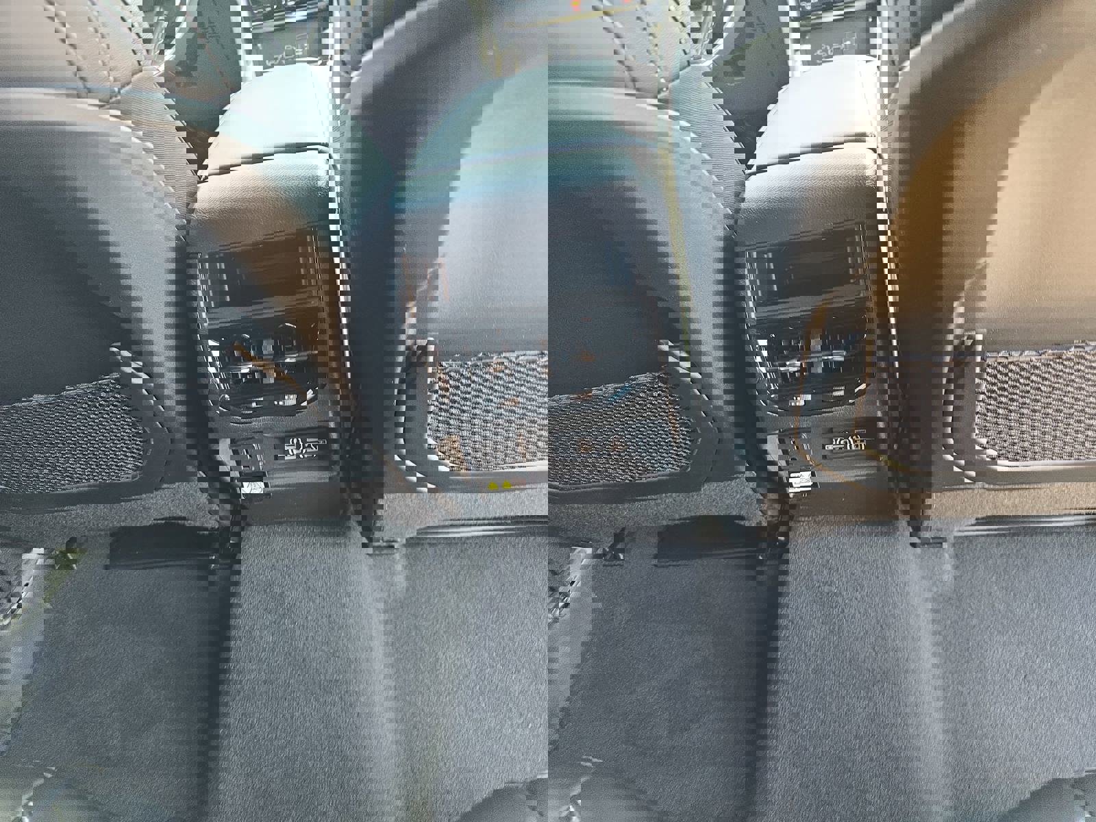 Used 2024 Jeep Grand Cherokee Altitude image 13