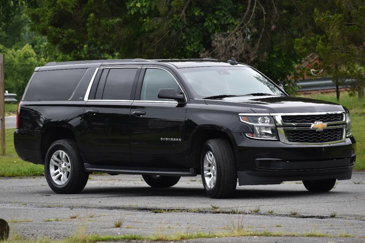 Used 2018 Chevrolet Suburban LT AWD/4WD image 4