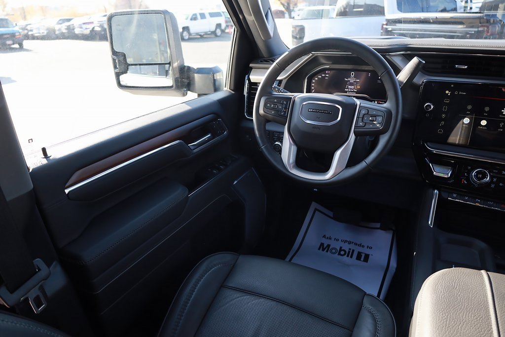 Used 2025 GMC Sierra 3500 Denali w/ Denali Reserve Package image 19