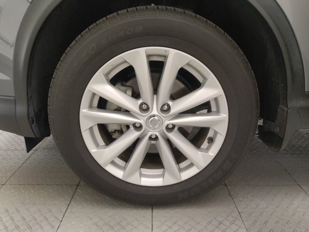 Used 2017 Nissan Rogue Sport SV FWD image 31