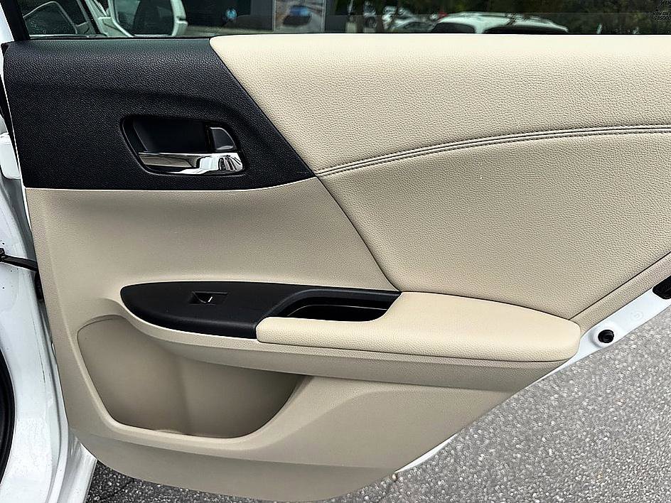 Used 2017 Honda Accord EX-L image 23