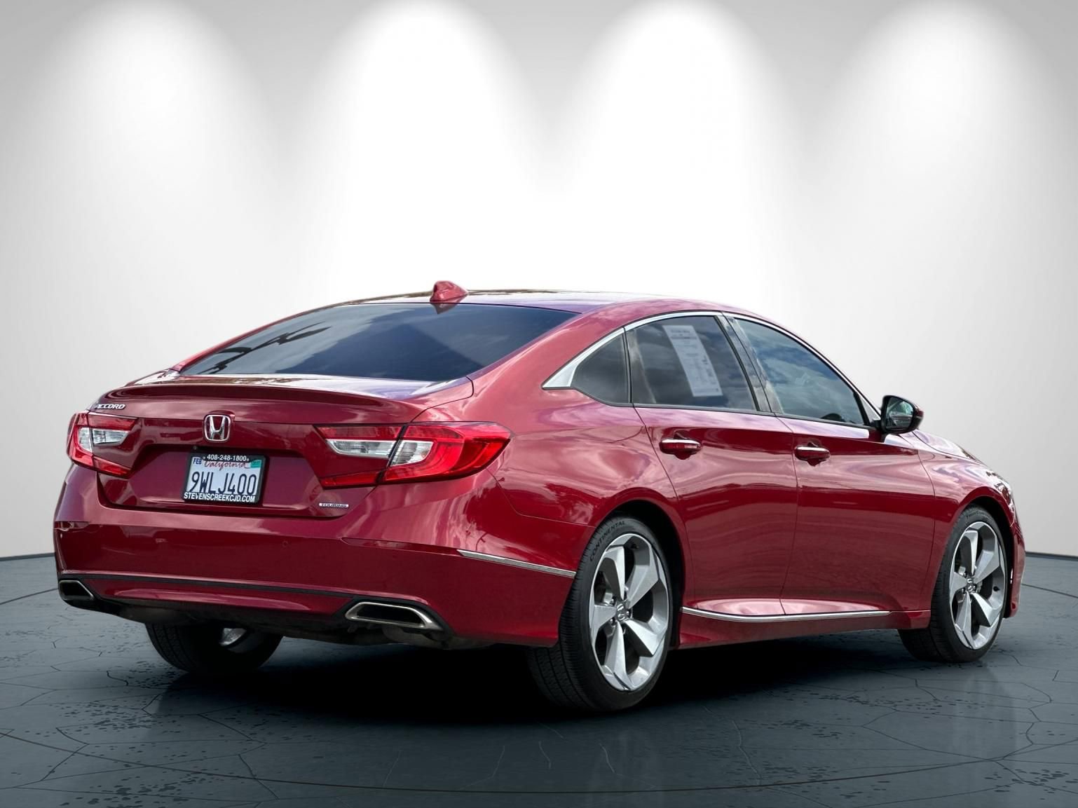 Used 2018 Honda Accord Touring image 4