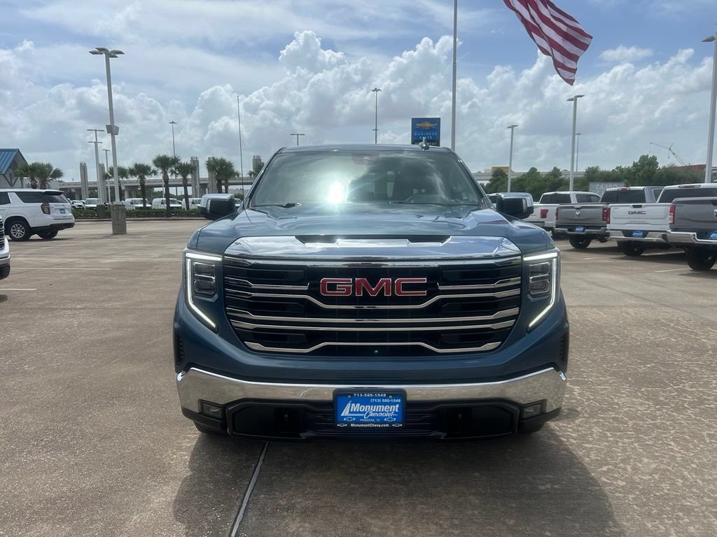Used 2024 GMC Sierra 1500 SLT RWD image 2