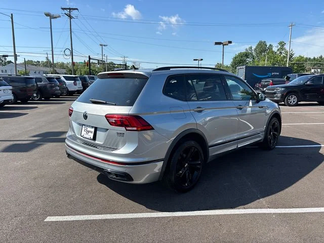 Used 2023 Volkswagen Tiguan SE R-Line AWD/4WD image 30
