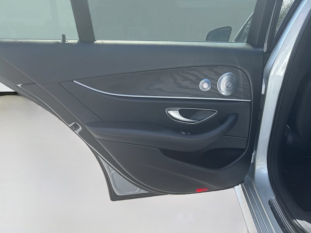 Used 2018 Mercedes-Benz E 300 image 15