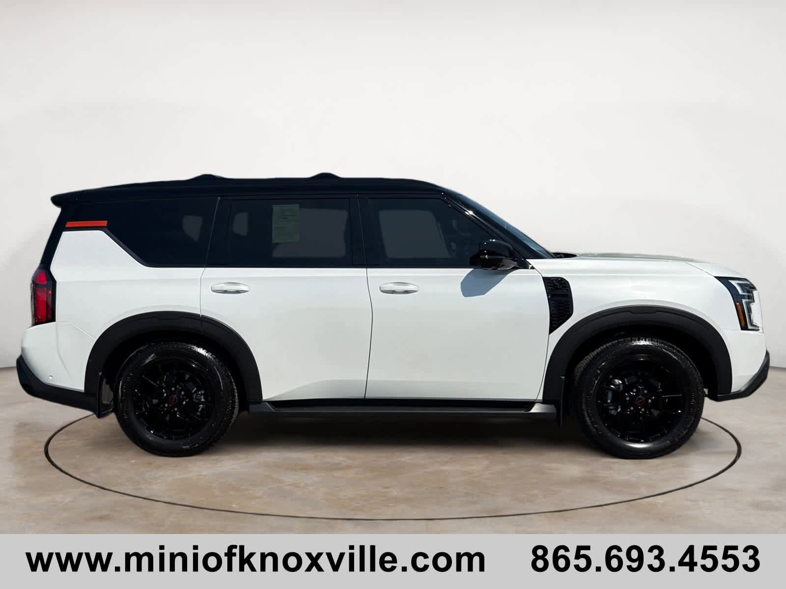 Used 2025 Nissan Armada PRO-4X AWD/4WD image 2