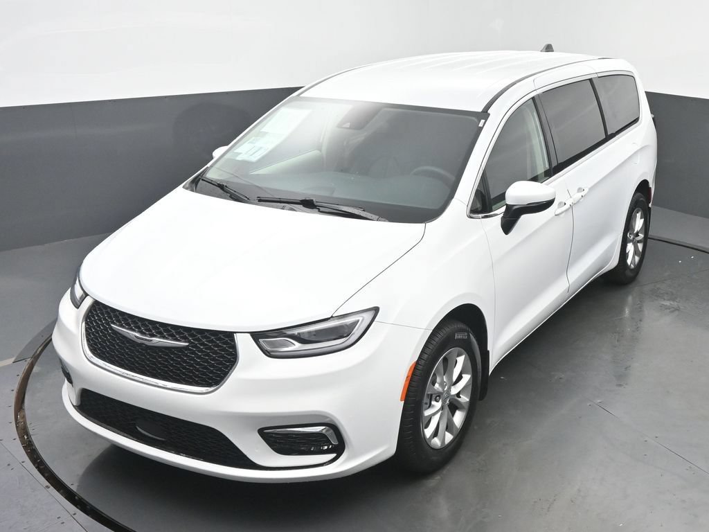 Used 2023 Chrysler Pacifica Touring-L AWD/4WD image 55