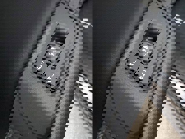 New 2025 Jeep Grand Cherokee Altitude image 15