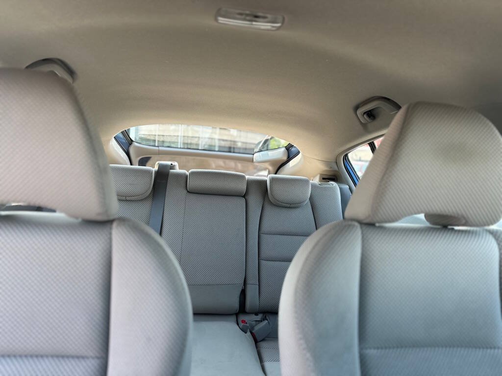 Used 2010 Honda Insight LX image 25