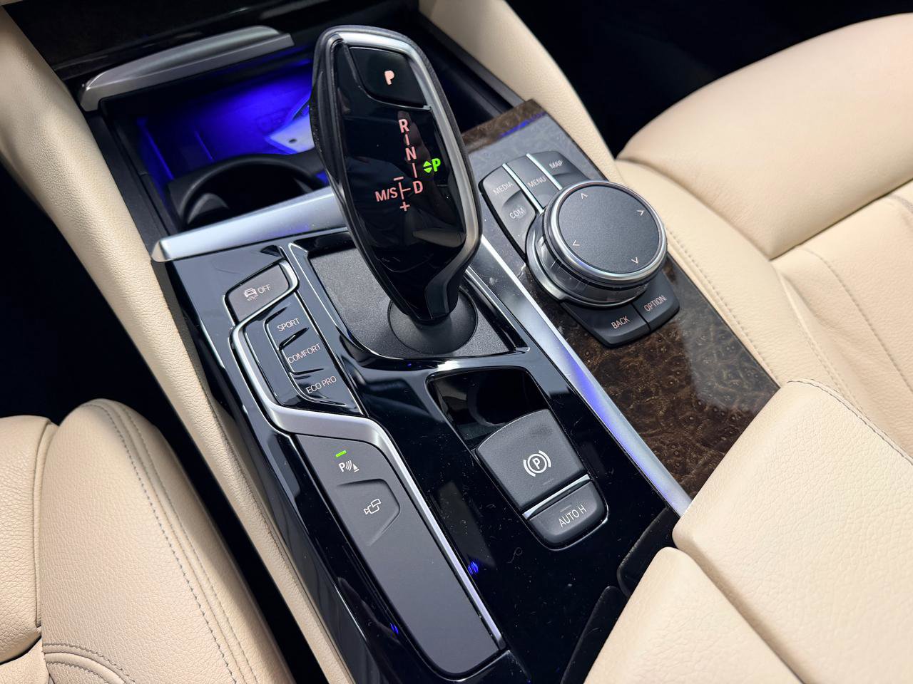 Used 2019 BMW 530i w/ Premium Package RWD image 48