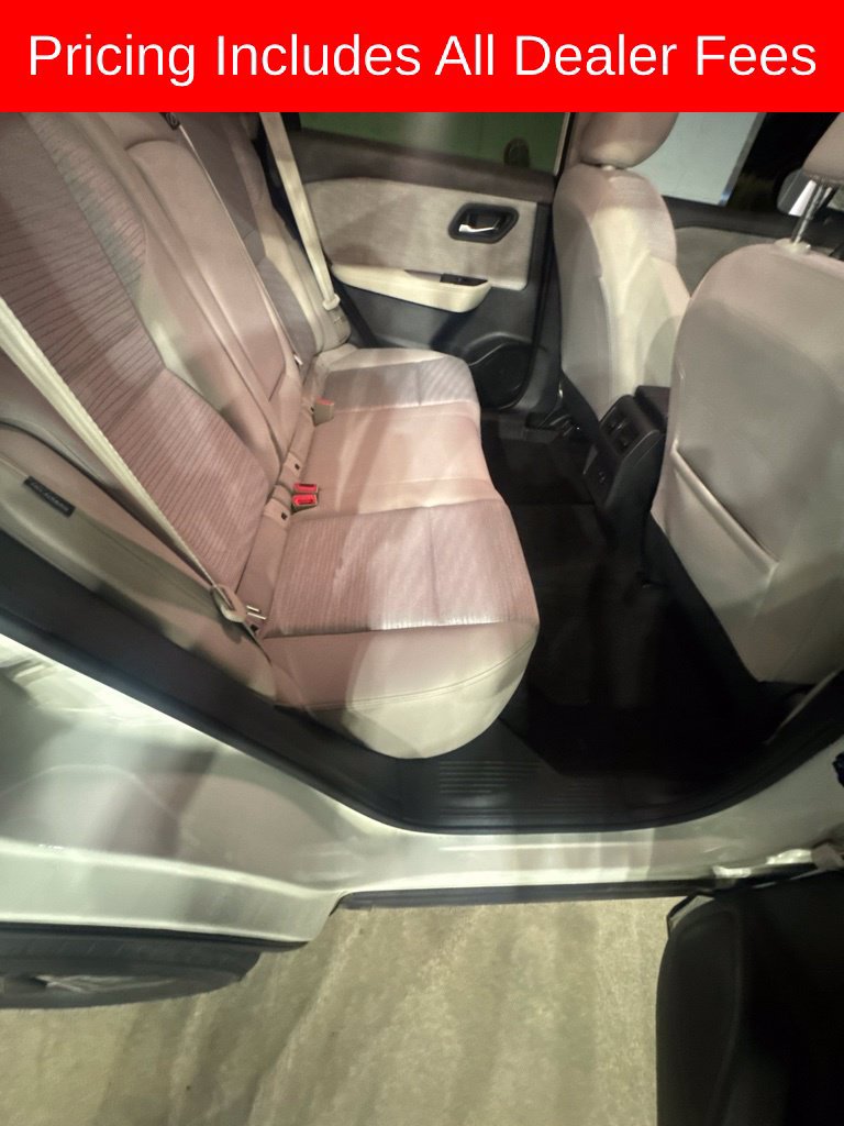 Certified 2023 Nissan Rogue SV FWD image 7