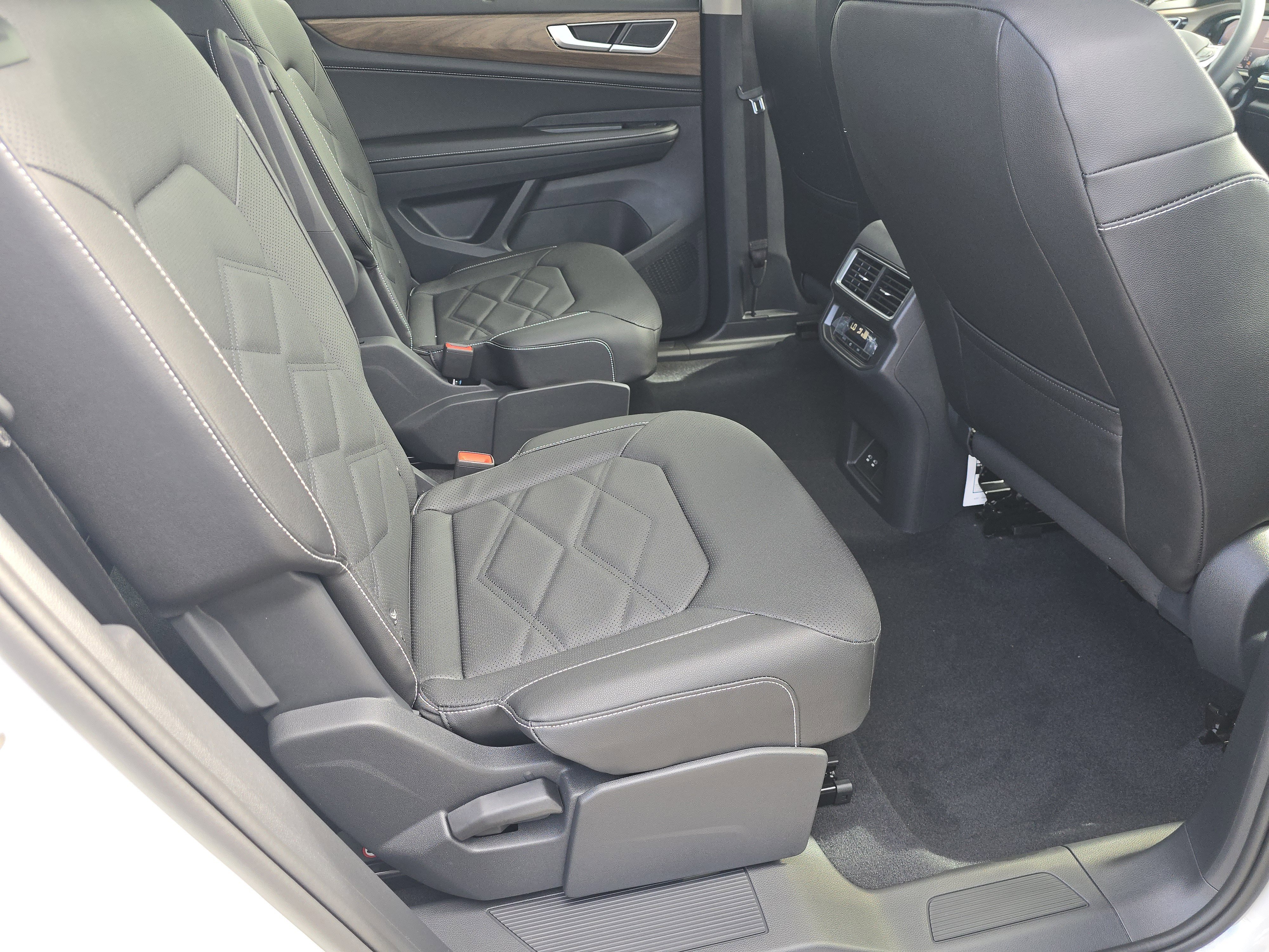 New 2026 Volkswagen Atlas SE image 17