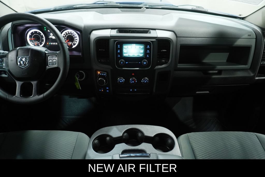Used 2019 RAM 1500 Express w/ Express Value Package AWD/4WD image 3