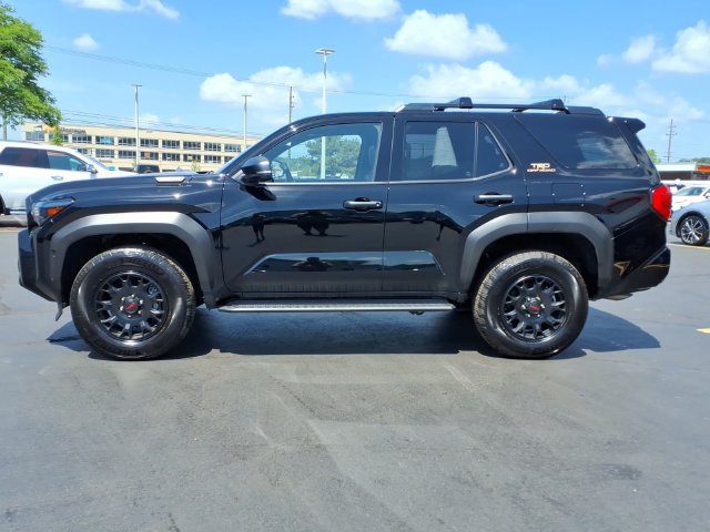 Used 2025 Toyota 4Runner TRD Off-Road Premium AWD/4WD image 4