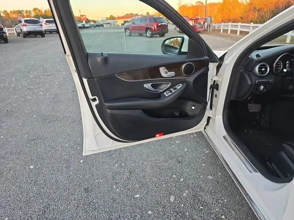 Used 2019 Mercedes-Benz C 300 Sedan image 39