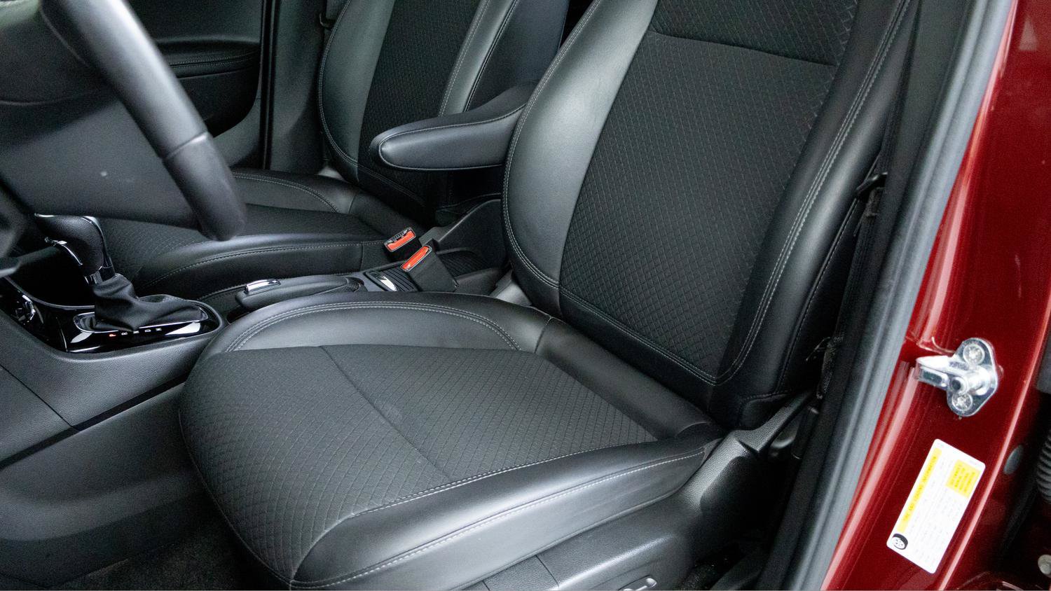 Certified 2022 Buick Encore Preferred AWD/4WD image 12