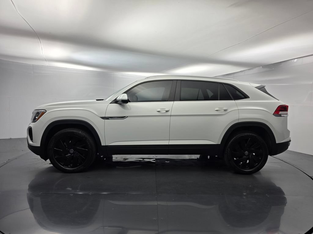 Used 2024 Volkswagen Atlas Cross Sport SE FWD image 7
