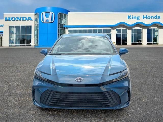 Used 2025 Toyota Camry LE w/ Convenience Package FWD image 2