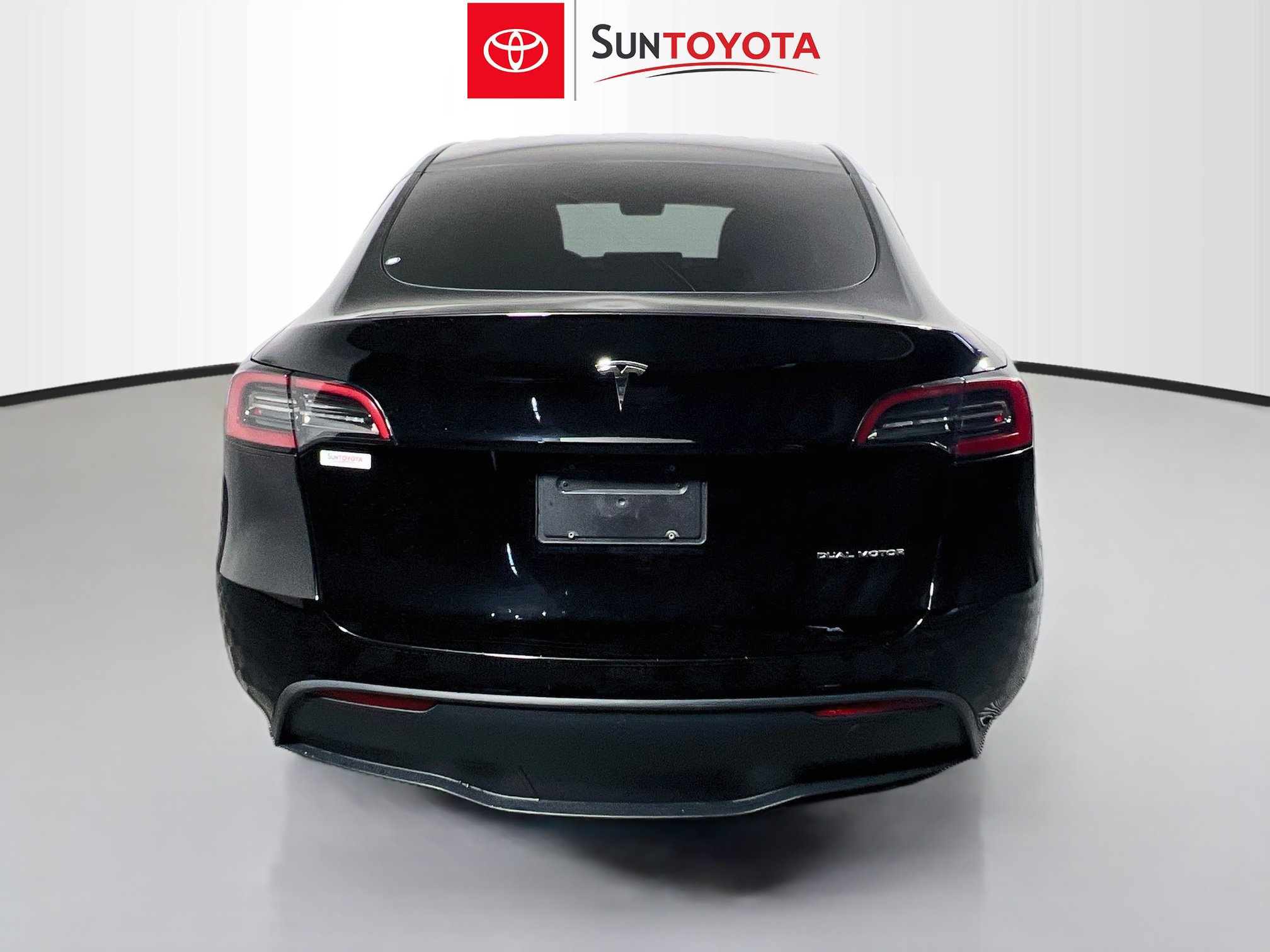Used 2024 Tesla Model Y Long Range AWD/4WD image 5