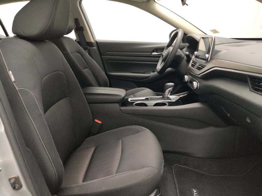 Used 2024 Nissan Altima 2.5 SV image 21
