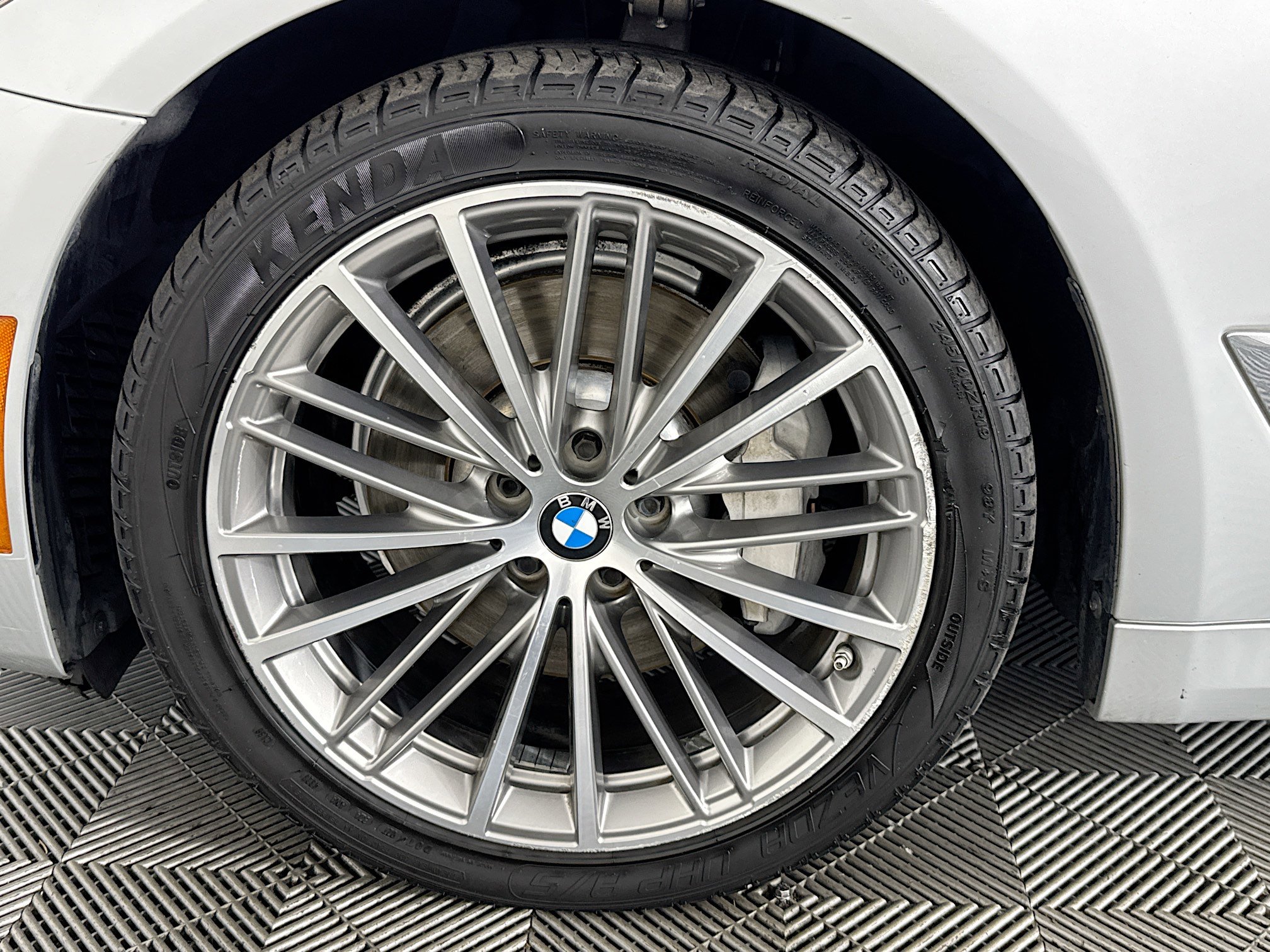 Used 2019 BMW 540i w/ Convenience Package RWD image 37