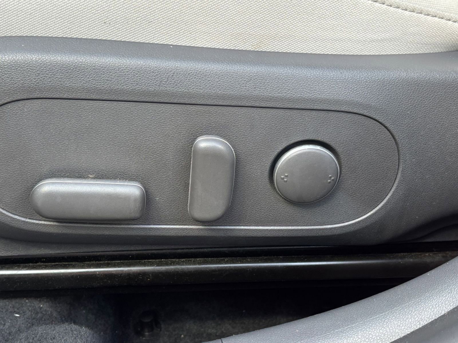 Used 2025 Hyundai Kona SEL image 28