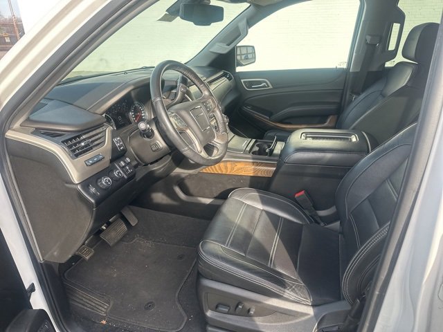 Used 2020 GMC Yukon XL Denali w/ Denali Premium Package image 8