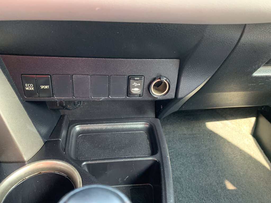 Used 2015 Toyota RAV4 XLE FWD image 19