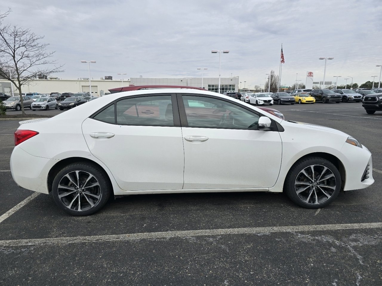 Used 2017 Toyota Corolla SE image 8