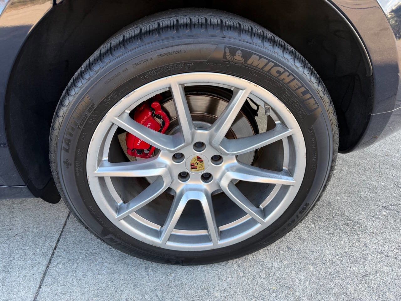 Used 2017 Porsche Macan Turbo image 54