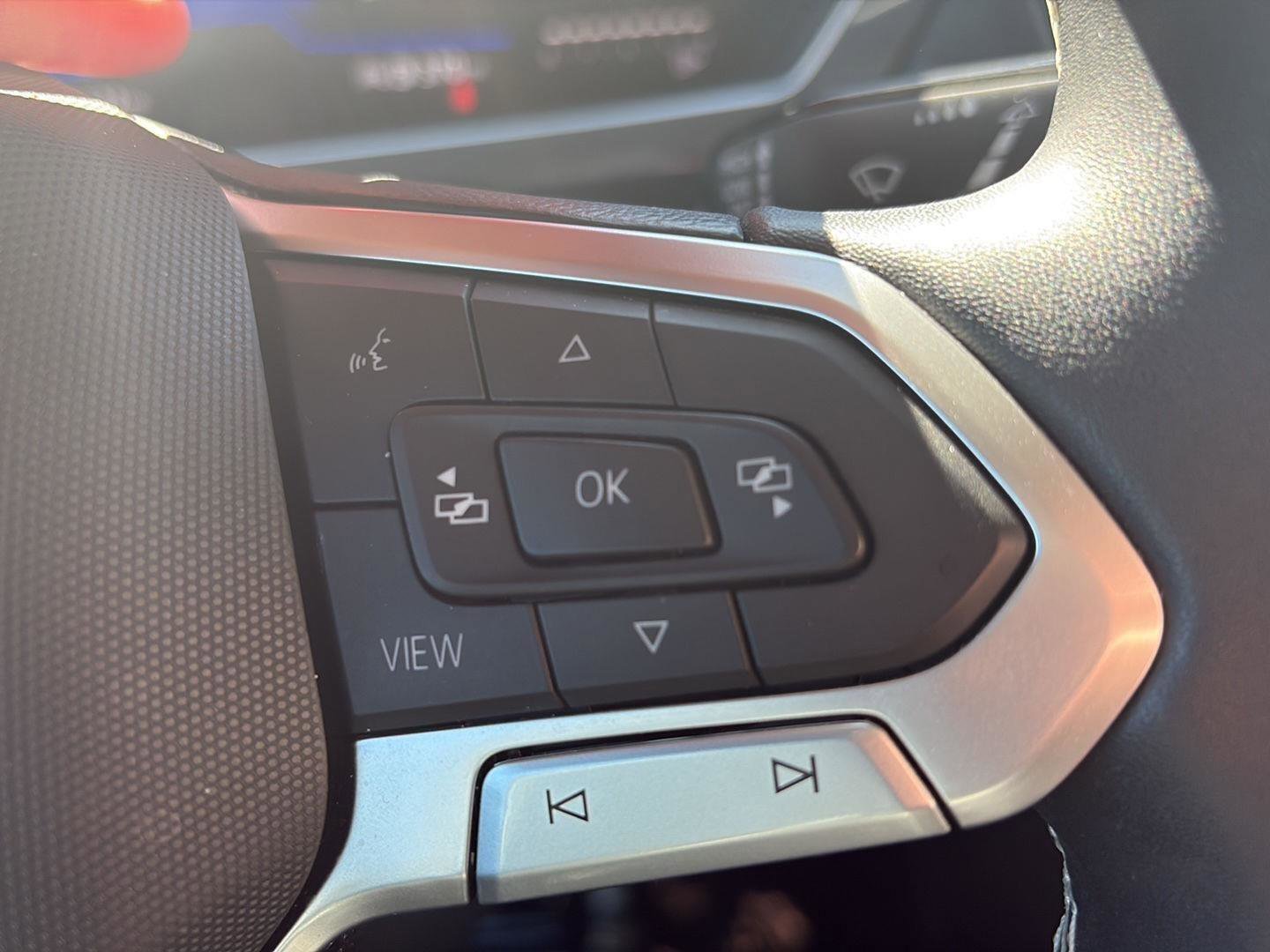 Used 2023 Volkswagen Tiguan SE image 20