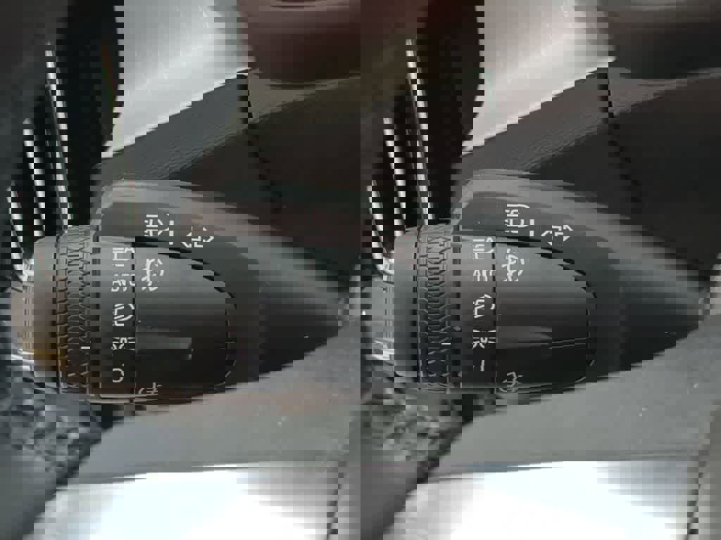 New 2026 Volvo XC40 B5 Ultra w/ Protection Package Premier image 25