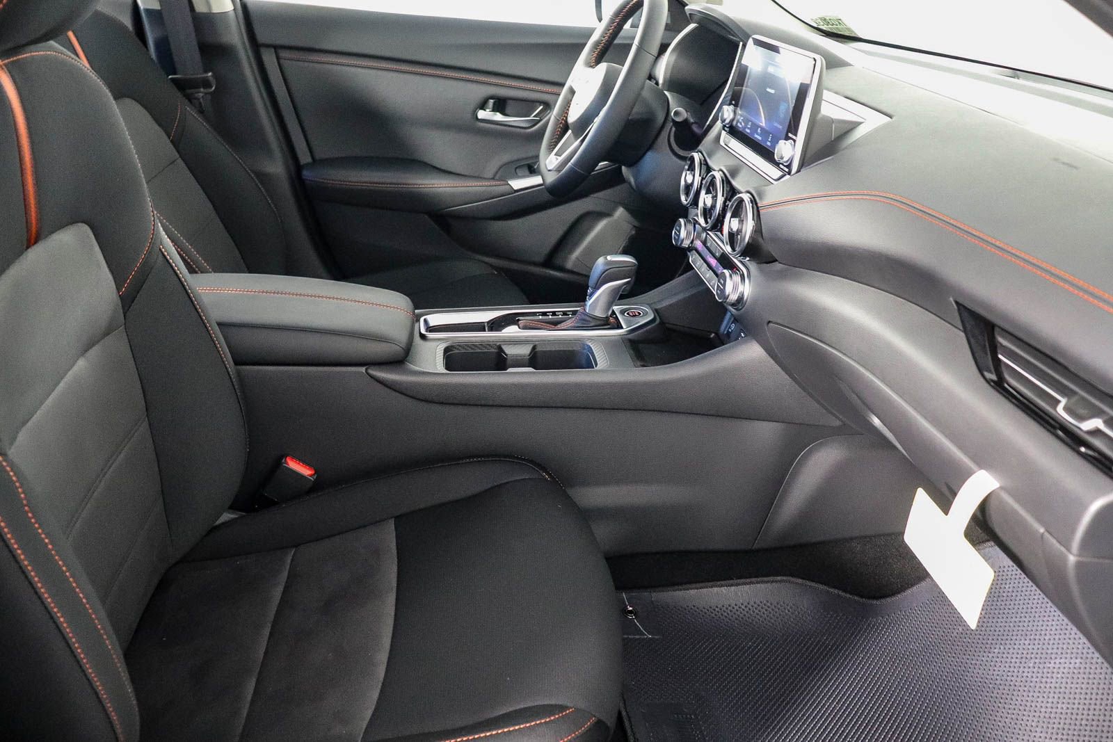 Used 2025 Nissan Sentra SR image 17