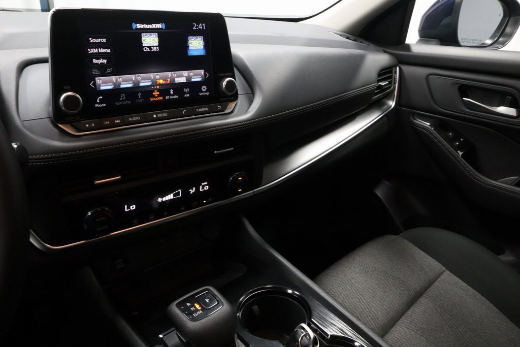 Certified 2025 Nissan Rogue SV image 31